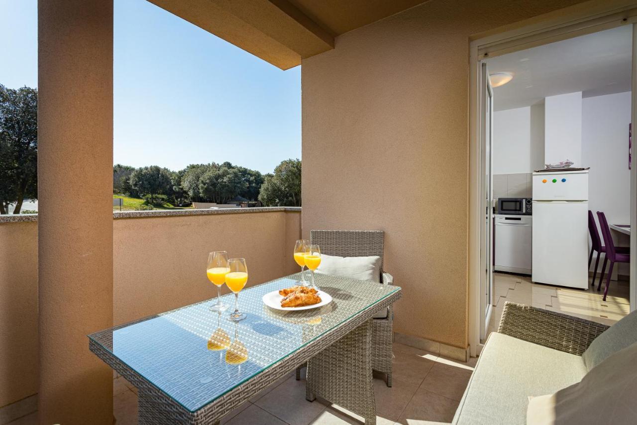 Seaside Apartment Lara Banjole Exterior photo