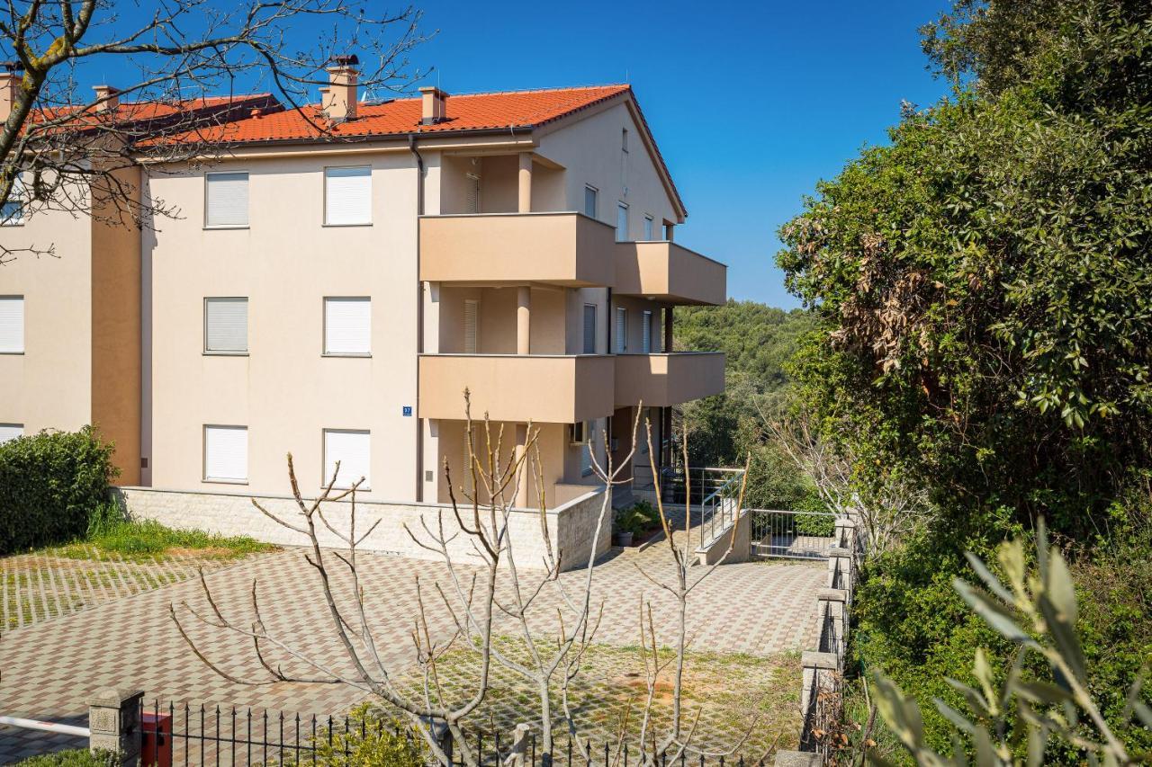Seaside Apartment Lara Banjole Exterior photo